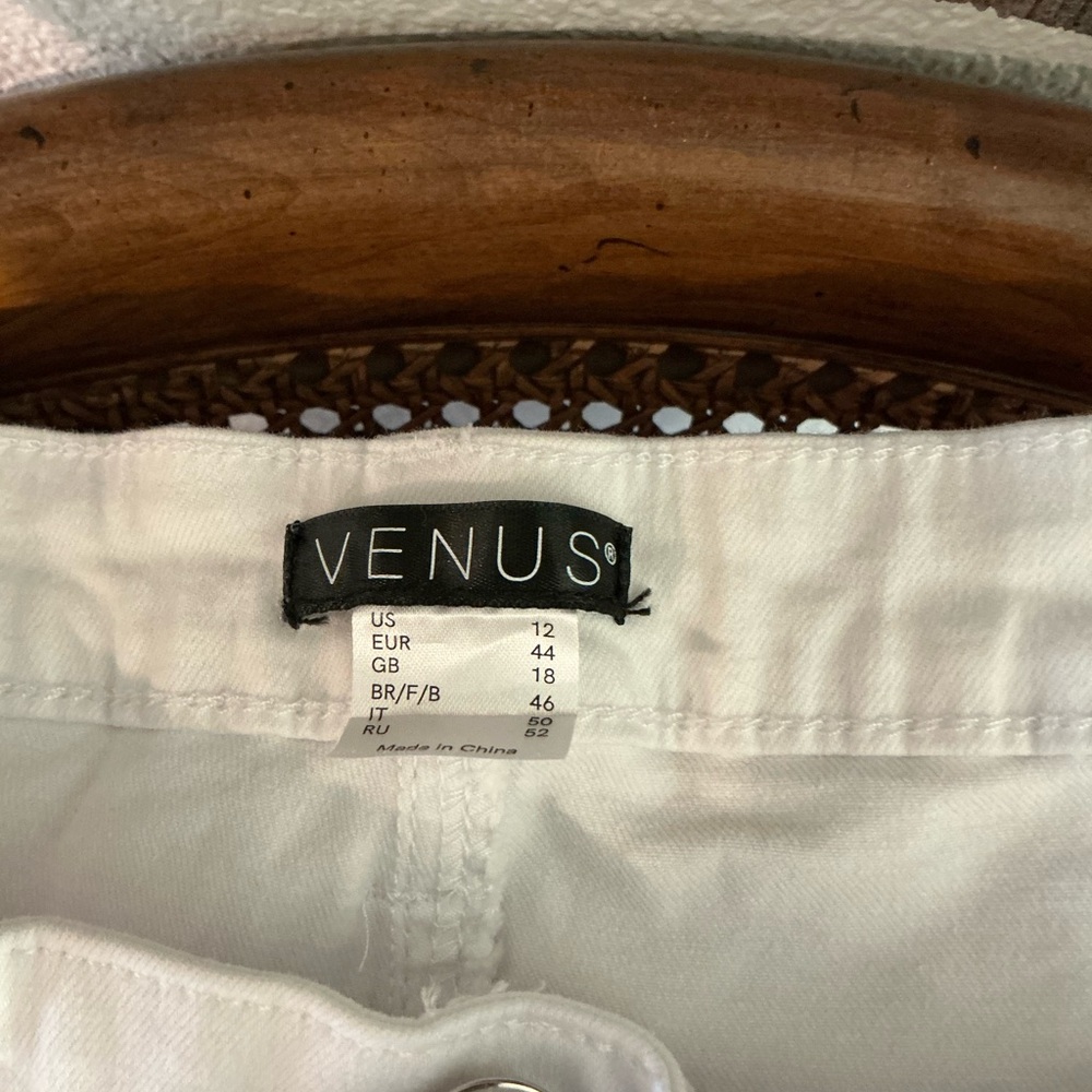 VENUS Classic White Trousers